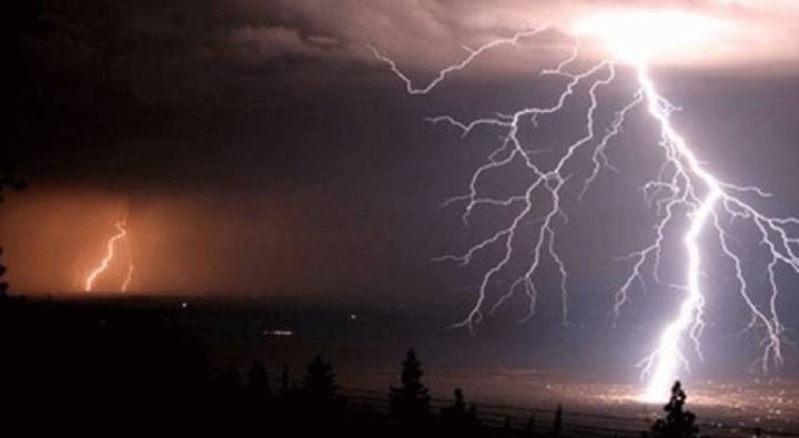 Odisha: ఒడిశాలోని 6 జిల్లాల్లో వర్ష బీభత్సం.. పిడుగుపాటుకు 10 మంది మృతి