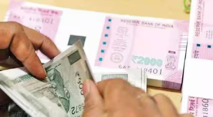 7th Pay Commission: గుడ్ న్యూస్.. కేంద్ర ప్రభుత్వం ఉద్యోగుల డియర్‌నెస్ అలవెన్స్‌ను ఎప్పుడు పెంచుతుందంటే..