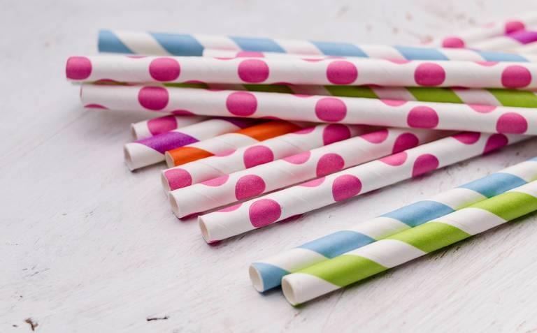 Paper straws: పేపర్ స్ట్రాలలో తాగుతున్నారా? ఇది తెలిస్తే జన్మలో తాగరు..