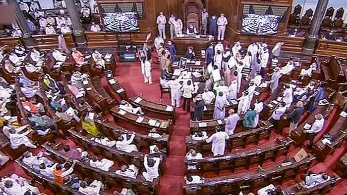 ADR Report: ఎంపీల గుట్టు విప్పిన నివేదిక.. అంతా కోటీశ్వరులే.. 40 శాతం సిట్టింగ్‌లపై క్రిమినల్‌ కేసులు