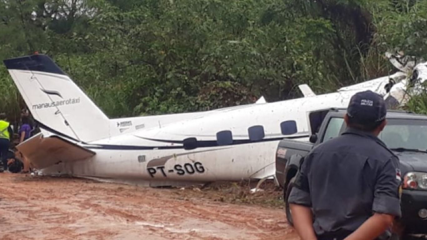 Plane Crash: ఘోర విమాన ప్రమాదం.. 14 మంది మృతి!