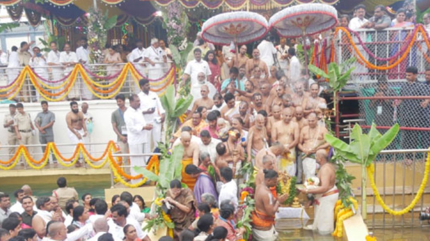 Tirumala Brahmotsavam 2023: ముగింపు దశకు శ్రీవారి బ్రహ్మోత్సవాలు.. వైభవంగా చక్రస్నానం!