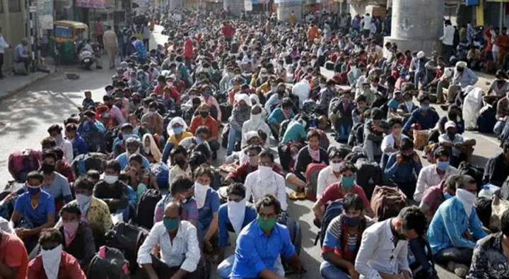 Unemployment In India: దేశంలో 25 ఏళ్లలోపు ఉన్నోళ్లకు ఉద్యోగాలొస్తలేవ్..