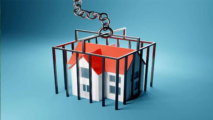 Financier Locked House : అప్పు తీర్చలేదని కుటుంబ సభ్యులని ఇంట్లోఉంచి  తాళం వేసిన ఫైనాన్సర్