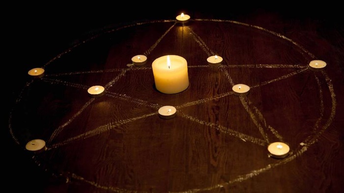 Fraud: మాయమాటలతో  భక్తులకు అర్చకుడు శఠగోపం.. క్షుద్ర పూజల పేరుతో 48 తులాలు స్వాహా