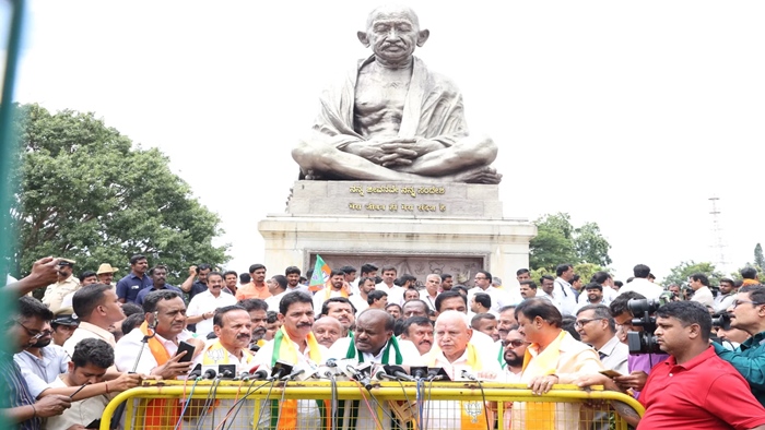Karnataka: ఒకే వేదికపై కుమారస్వామి, యడియూరప్ప.. సిద్ధరామయ్య సర్కార్‌పై ఫైర్‌