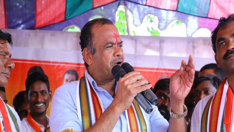Komati Reddy Venkat Reddy: తెలంగాణ ఇచ్చిన దేవత సోనియా.. ఇంటికి పోతరా.. జైలుకు పోతరా..!