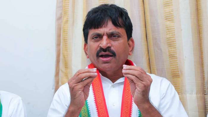 Ponguleti Srinivas Reddy: ఆ రెండు పార్టీలు ఒక్కటే.. వాళ్లు ఇచ్చిన హామీలు నెరవేర్చలేదు..