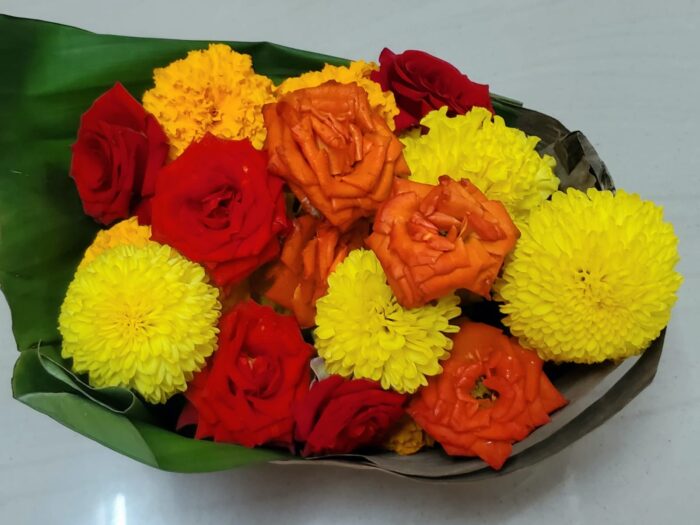 Flowers: మీ కోరికలు నెరవేరాలంటే ఈ పూలతో దేవుళ్లను పూజించాలి..