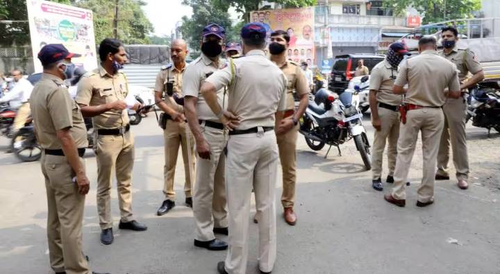 Ganesh Immersion: వైభవంగా గణేష్ నిమజ్జనం… పూణెలో 75మంది పోలీసులపై కఠిన చర్యలు