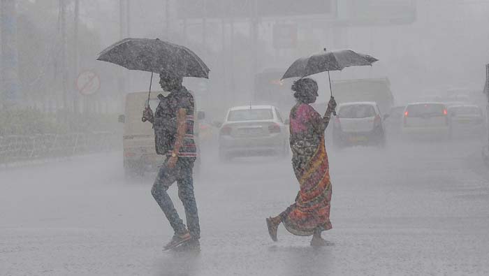 Rain: హైదరాబాద్ లో భారీ వర్షం.. ప‌లు ప్రాంతాల‌కు ఎల్లో అల‌ర్ట్
