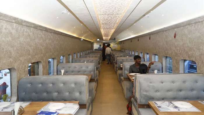 Rail Coach Restaurant : భోజన ప్రియులకు బిర్యానిలాంటి న్యూస్‌.. వింత అనుభూతినిచ్చే రెస్టారెంట్‌