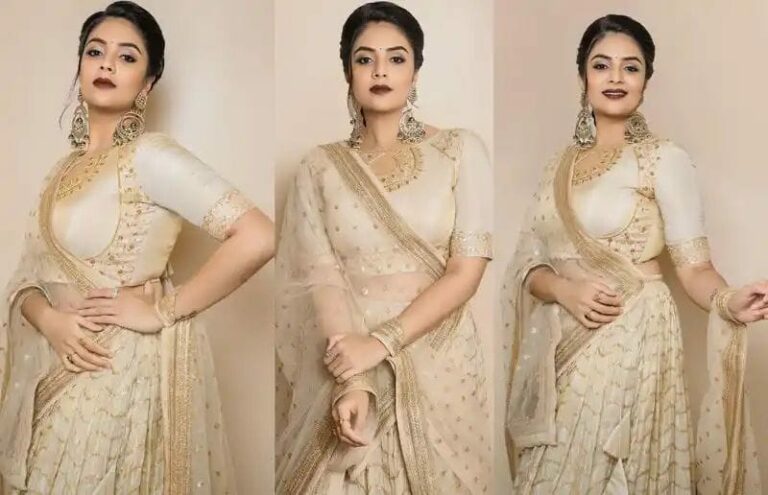 Sreemukhi: ట్రెడిషనల్ లుక్ లో ఆకట్టుకుంటున్న శ్రీముఖి..