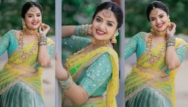 Sreemukhi : లంగావోణిలో ఎంత అందంగా ఉన్నావ్ శ్రీముఖి..అలా నవ్వితే పడిపోతారంతే…