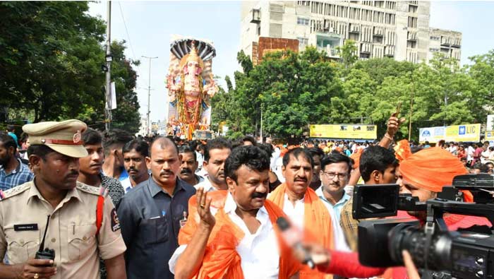 Talasani Srinivas Yadav : రేపు ఉదయం వరకు  గణేషుల నిమజ్జనం కొనసాగుతుంది