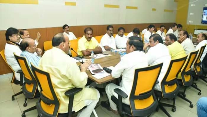 TDLP Meeting: టీడీఎల్పీ సమావేశంలో కీలక అంశాలపై చర్చ.. ముఖ్యంగా దానిపై పట్టు