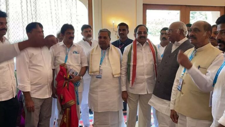 Tummala Nageswara Rao: కాంగ్రెస్ తీర్థం పుచ్చుకున్న తుమ్మల నాగేశ్వరరావు