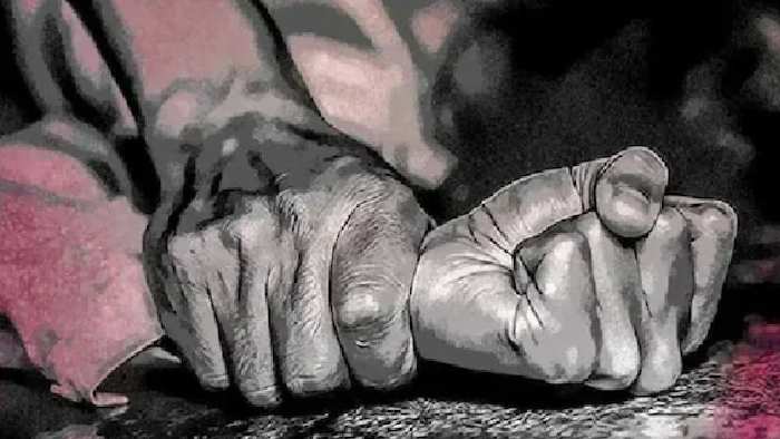 Uttar Pradesh: దళిత మహిళపై సామూహిక అత్యాచారం.. బీఫ్ తినాలంటూ బలవంతం..