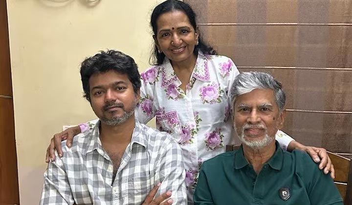 Vijay: తండ్రికి గుండె ఆపరేషన్.. విదేశాల నుంచి వచ్చిన హీరో