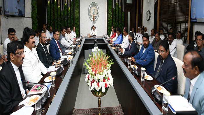 AP CM YS Jagan: ముఖ్యమంత్రి జగన్‌ను కలిసిన క్రైస్తవ ప్రతినిధులు