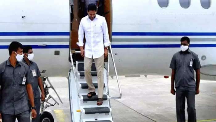 CM Jagan: ఢిల్లీకి చేరుకున్న సీఎం జగన్