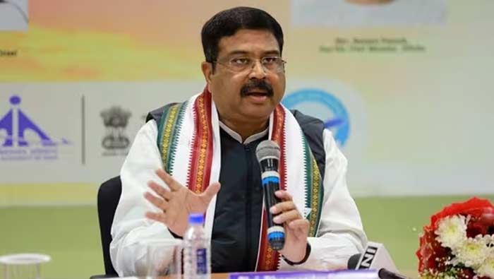Dharmendra Pradhan: 10, 12వ తరగతుల పరీక్షలు ఏడాదికి రెండుసార్లు.. కానీ..!