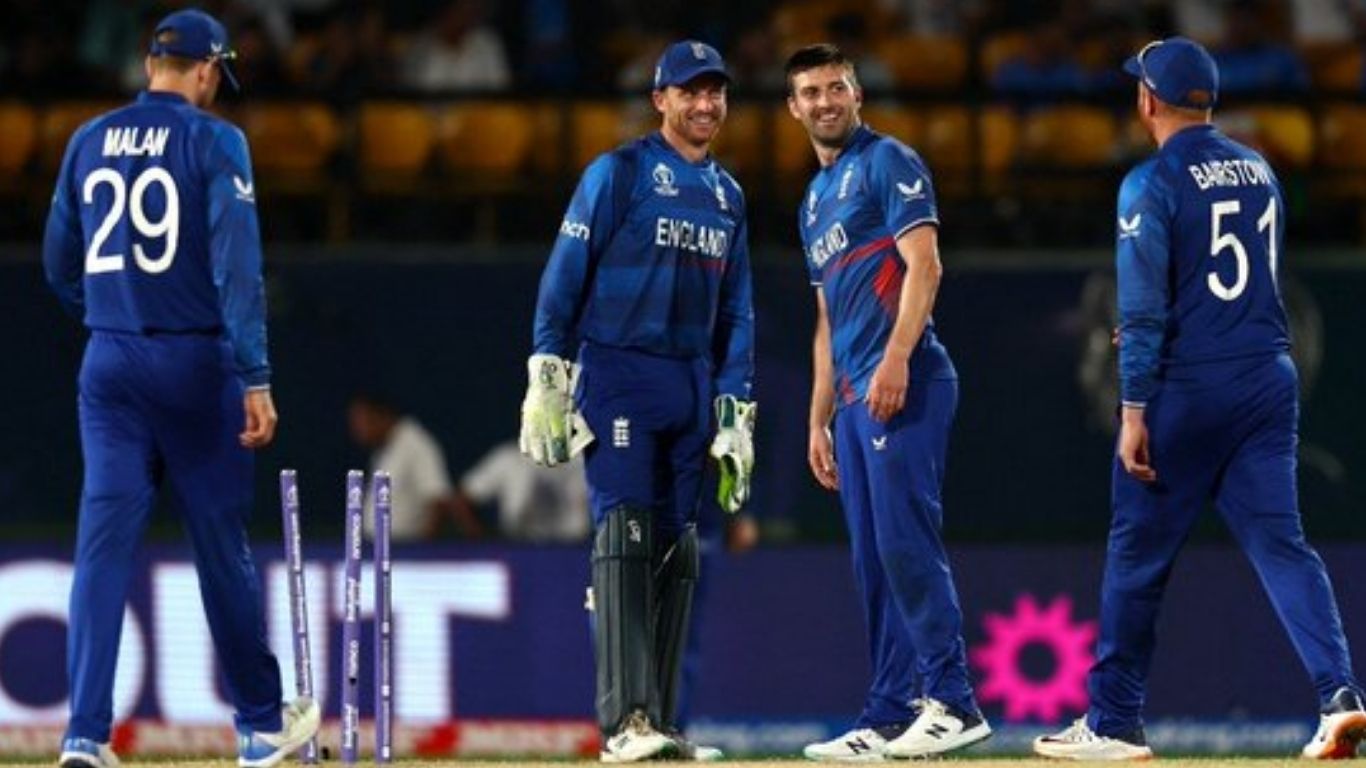 PAK vs ENG: ఇంగ్లండ్‌ జట్టును డ్రెస్సింగ్ రూమ్‌లో పెట్టి తాళం వేయండి.. వసీం అక్రమ్‌ మాస్టర్‌ ప్లాన్‌!