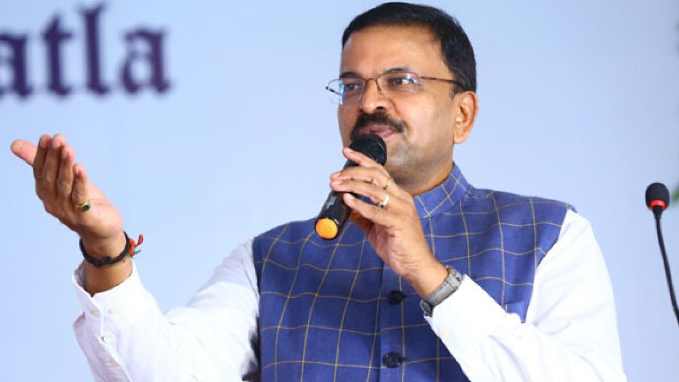 JD Lakshmi Narayana: వచ్చే ఎన్నికల్లో వైసీపీ టికెట్‌పై పోటీ.. సీబీఐ మాజీ జేడీ లక్ష్మీనారాయణ ఏమన్నారంటే?