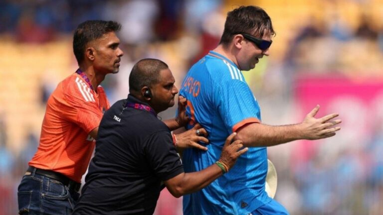 IND vs AUS: జార్వో బాబాయ్ మళ్లీ వచ్చేశాడు.. భారత్-ఆస్ట్రేలియా మ్యాచ్‌కు అంతరాయం! రంగంలోకి కోహ్లీ