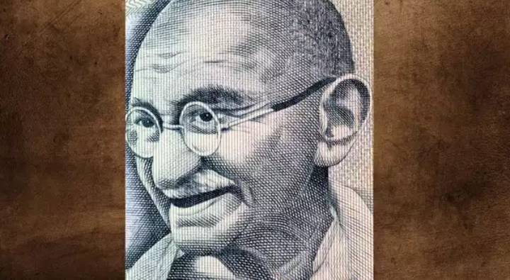 Mahatma Gandhi: గాంధీజీ వీలునామా, చెప్పులు, బ్యాగు ఎన్ని లక్షలకు అమ్ముడుపోయాయో తెలుసా ?
