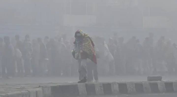 Delhi AQI : ఢిల్లీలోని 9 ప్రదేశాలలో విషంగా మారిన గాలి.. పీల్చితే కష్టమే