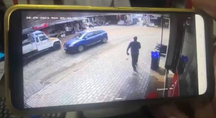 Kerala Blast: కేరళ బాంబు బ్లాస్ట్.. 70సీసీ టీవీల స్కాన్.. అనుమానాస్పదంగా బ్లూ కలర్ కారు