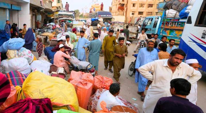 Pakistan: నేటితో ముగియనున్న డెడ్ లైన్.. ఇప్పటి వరకు ఎంతమంది దేశాన్ని వదిలేశారంటే?