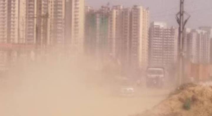 Air Pollution: ఢిల్లీ తర్వాత యూపీలో పెరిగిన గాలి కాలుష్యం.. 200 దాటిన ఏక్యూఐ