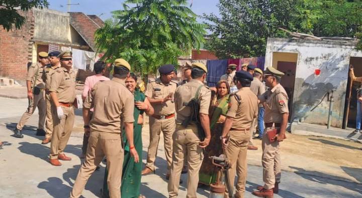 Uttarpradesh: యూపీలో దారుణం.. మేనల్లుడు, అతడి భార్య గొంతు కోసి చంపిన మామ