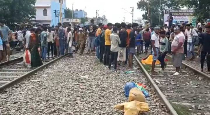 Bihar Rail Accident: బీహార్‌లో ఘోర ప్రమాదం.. పట్టాలు దాటుతున్న ఢీకొట్టిన రైలు.. నలుగురు మృతి