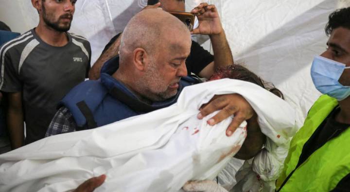 Israel Hamas War: గాజాలో విషాదం.. అల్ జజీరా జర్నలిస్టు భార్య, కొడుకు, కూతురు, మనవడు మృతి