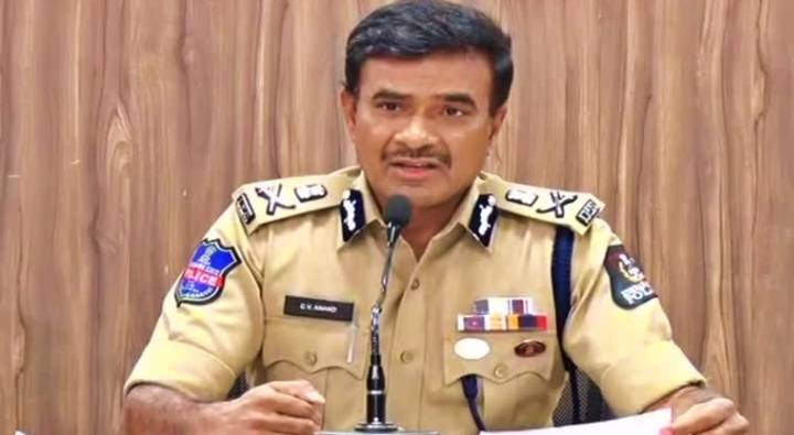 CV Anand: మీ దగ్గర తుపాకులుంటే వెంటనే ఇచ్చేయండి