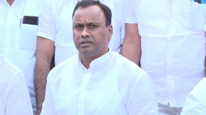 Rajagopal Reddy: నేడు న్యూఢిల్లీకి రాజగోపాల్ రెడ్డి.. కాంగ్రెస్ అధిష్టానంతో చర్చ..!