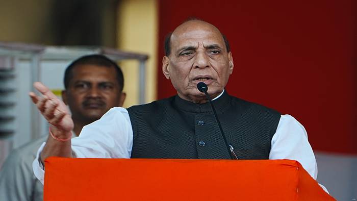 Rajnath Singh: కారు బేకారు అయింది.. కాంగ్రెస్ చెయ్యి ప్రజల్ని ఎప్పుడో వదిలేసింది..