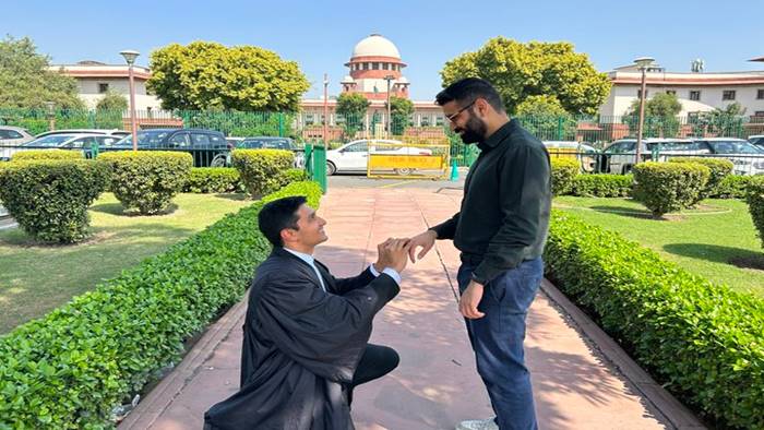 Same-Sex Marriage: ‘మరో రోజు పోరాడుతాం’.. సుప్రీంకోర్టు ముందే ఉంగరాలు మార్చుకున్న స్వలింగ జంట