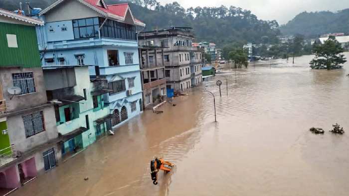 Sikkim Flash Flood: సిక్కిం మెరుపు వరదలు.. 10 మంది మృతి, 82 మంది గల్లంతు..