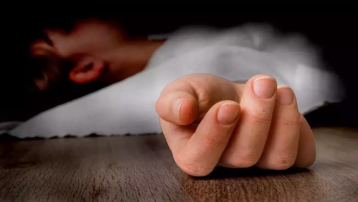 Hyderabad Crime: హైదరాబాద్ లో యువతి దారుణ హత్య..