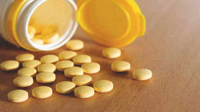 Health Tips: విటమిన్ బి ట్యాబ్లెట్స్‌ వాడుతున్నారా..? అయితే  ఈ సమస్యలు తప్పవు..