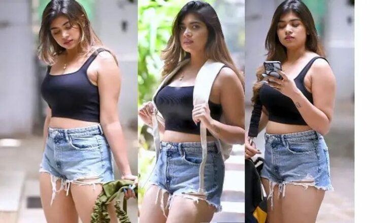 Rithu Chowdary : మత్తెక్కించే పోజులతో రెచ్చగొడుతున్న హాట్ బ్యూటీ..