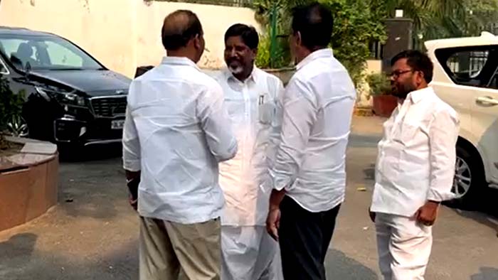 T Congress: కాంగ్రెస్ పార్టీకి ఫేక్ జాబితాల టెన్షన్.. ఆశావహులు ఆఖరి ప్రయత్నాలు..