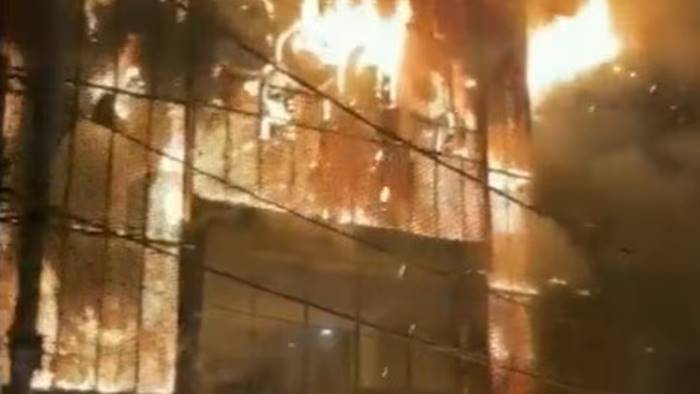 Fire Accident: ఢిల్లీలోని ఫర్నీచర్‌ మార్కెట్‌లో భారీ అగ్నిప్రమాదం