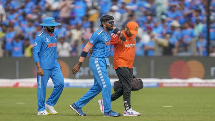 Team India: టీమిండియాకు బిగ్ షాక్.. మ్యాచ్ మధ్యలో నుండి బయటకు స్టార్ ప్లేయర్