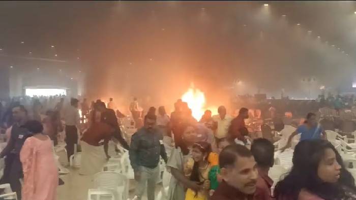 Kerala Bomb Blasts: పేలుళ్లకు నాదే బాధ్యత.. పోలీసుల ముందు లొంగిపోయిన వ్యక్తి..