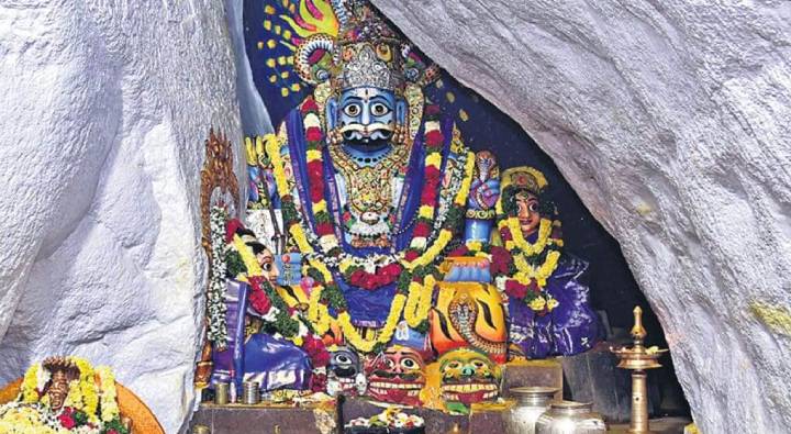 Komuravelli Mallikarjuna Swamy Temple